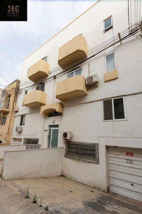 Modern 2Br Apt In The Quaint Village Of Marsaskala & Ac By 360 Estates Buitenkant foto