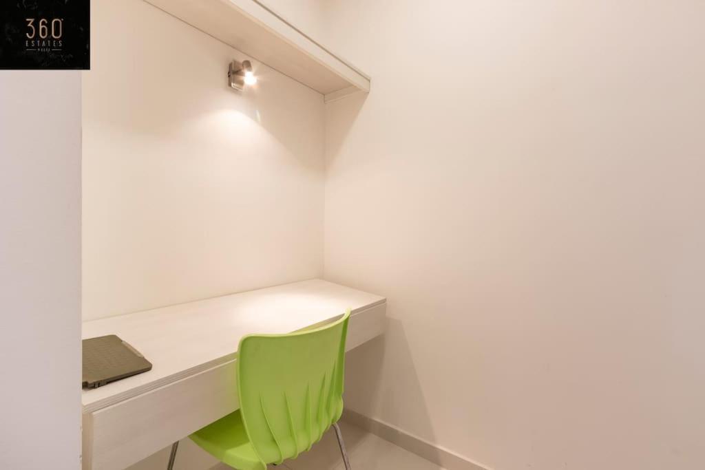 Modern 2Br Apt In The Quaint Village Of Marsaskala & Ac By 360 Estates Buitenkant foto