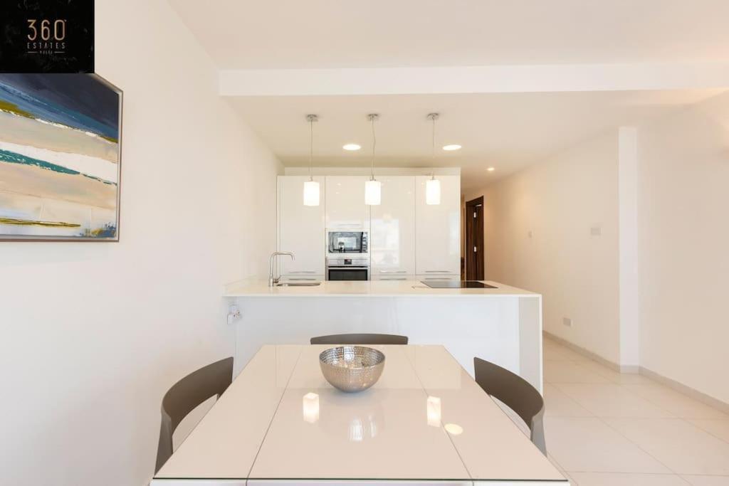 Modern 2Br Apt In The Quaint Village Of Marsaskala & Ac By 360 Estates Buitenkant foto